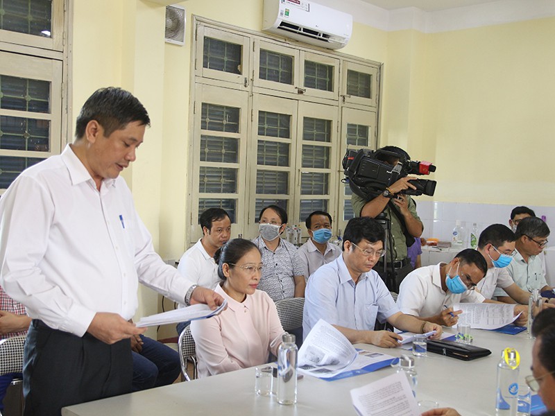 PGS.TS Nguyễn Văn Đăng báo cáo một số kết quả hoạt động nghiên cứu khoa học và chuyển giao công nghệ của Trường trong giai đoạn 2015 – 2020