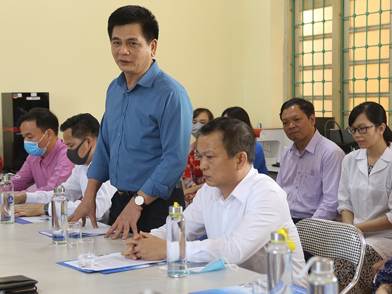 Đồng chí Nguyễn Lâm Thành - Phó Chủ tịch Hội đồng Dân tộc của Quốc hội phát biểu tại cuộc làm việc